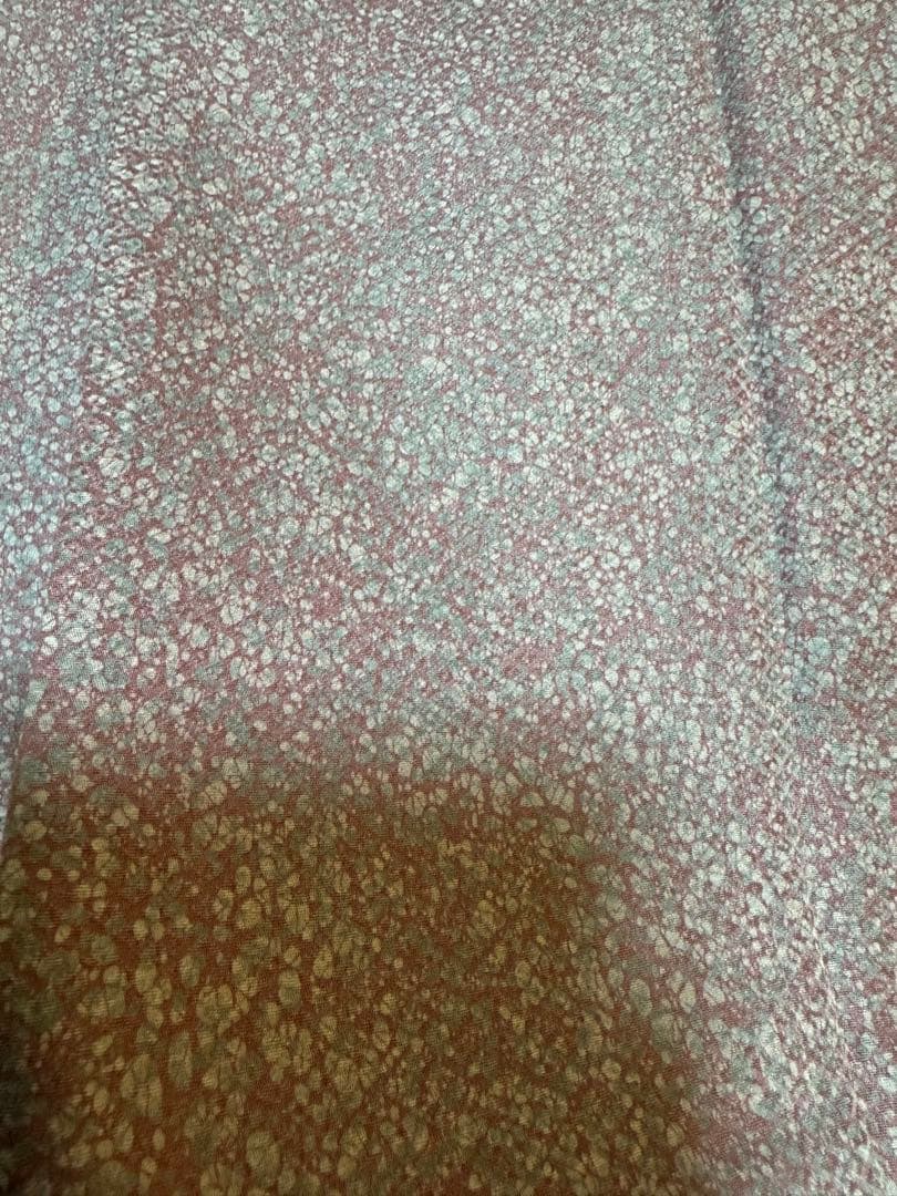 【極美品】京都老舗銘店「ゑり善」桃桜色「織疋田文様」手染めロウケツ染 小紋