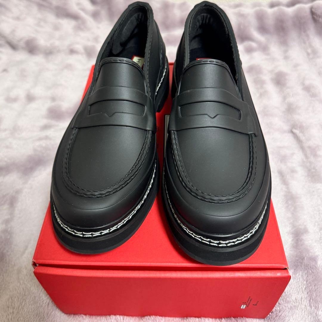 HUNTER ブラック ビーガンラバー ペニーローファー