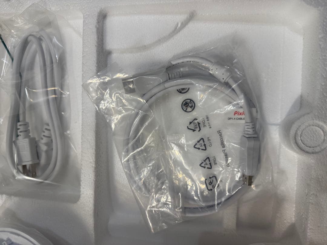 ぷ*.様 Pixio PX27U Wave white 4K 27インチ 160