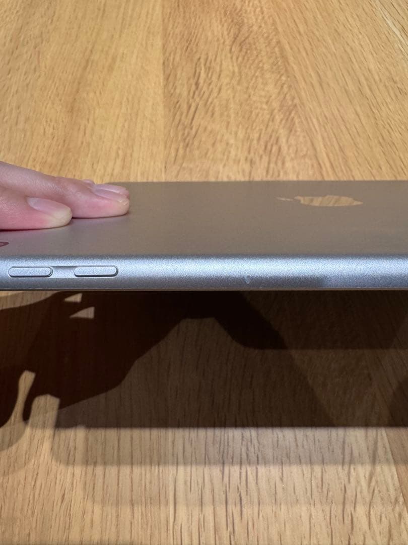 【中古】iPad 第6世代 Wi-Fiモデル 128GB シルバー
