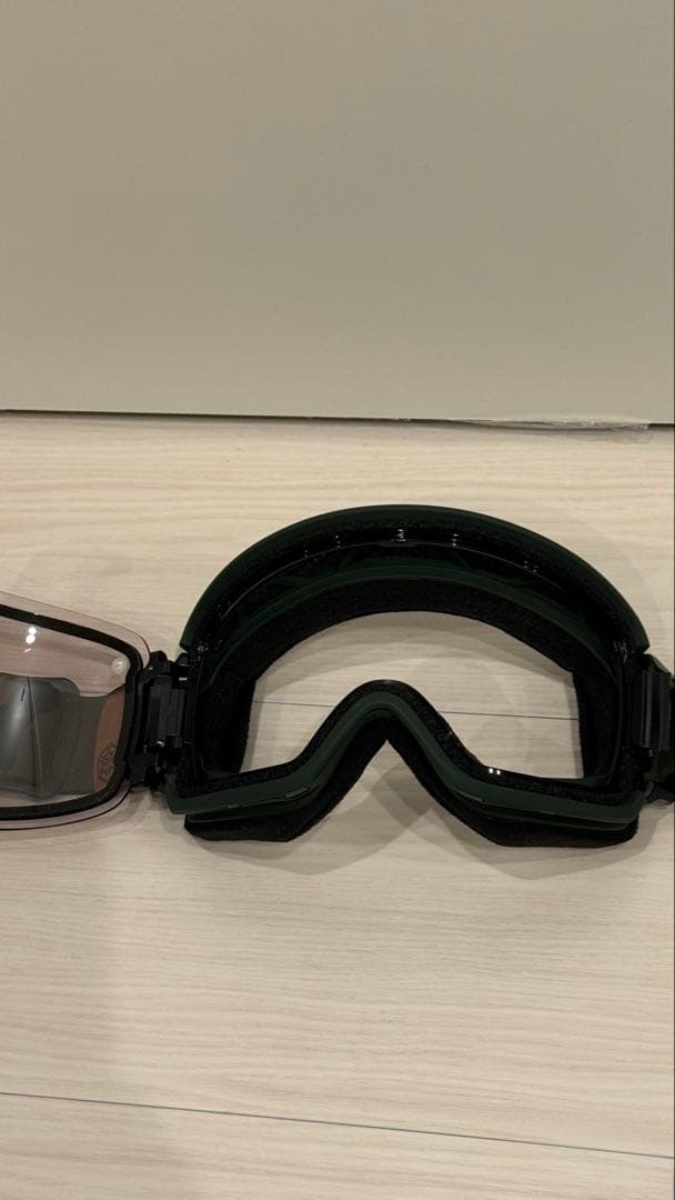 DICE BANKスノーボードゴーグル 調光レンズ
