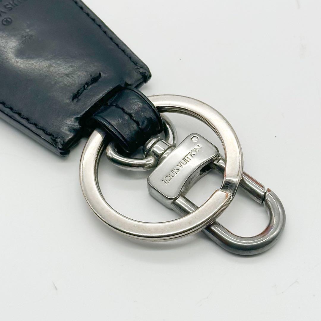 ルイヴィトン キーホルダー クロッシュ クレ ロゴ キーリング チャーム LV