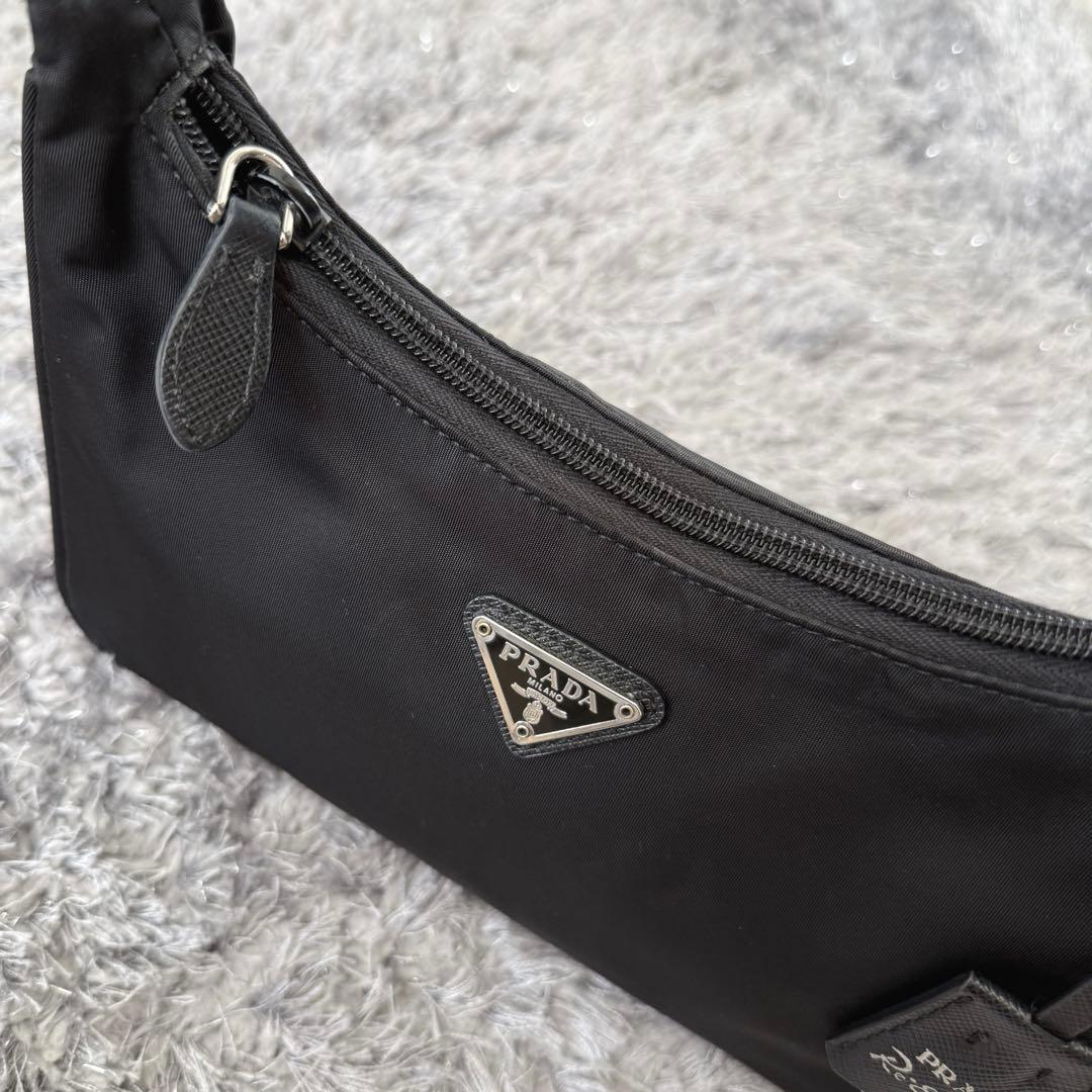 PRADA ブラック ミニバッグ