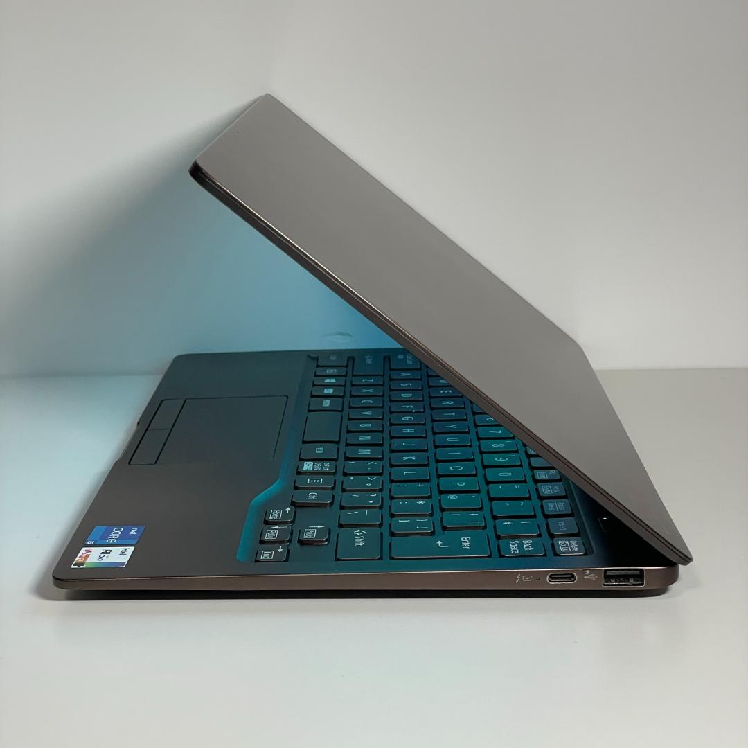 ★希少★ 第11世代i5 LIFEBOOK ノートPC win11 軽量 SSD