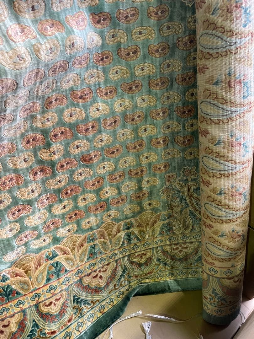 ペイズリー柄ラグ 大きめ 青と赤　高島屋　絨毯　長さ250cm 横幅170cm