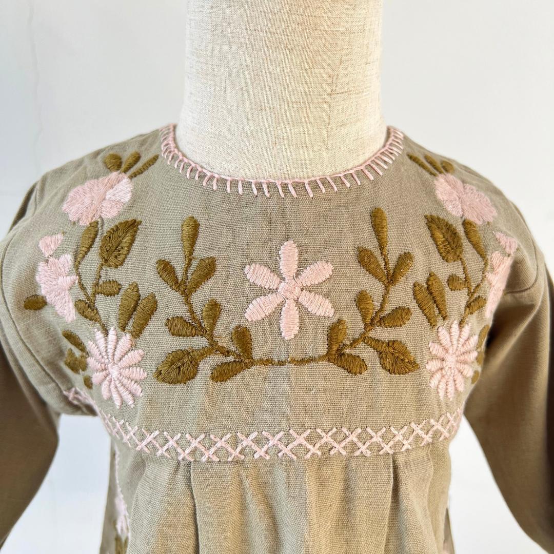 Apolina 刺繍入りロンパース L 18~24M