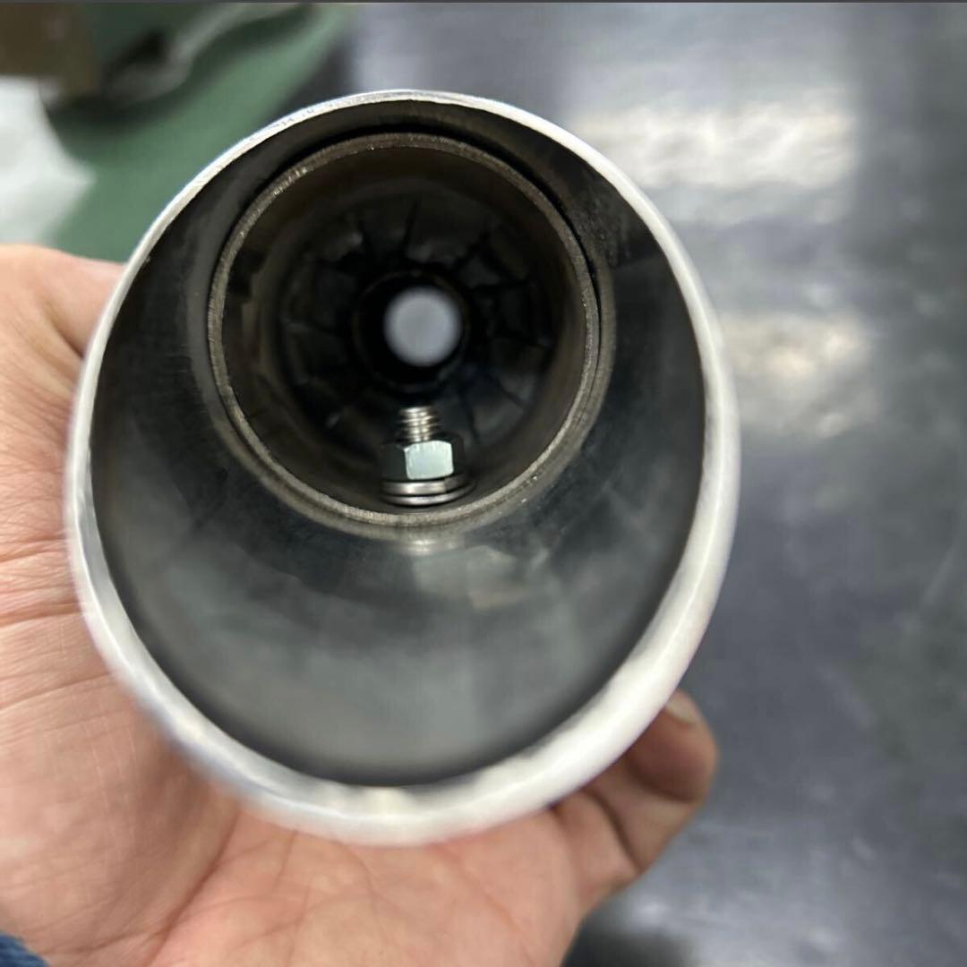 t*4様 SR400 ワンオフ ステンレス鏡面ベリーショートスラッシュカットマフ