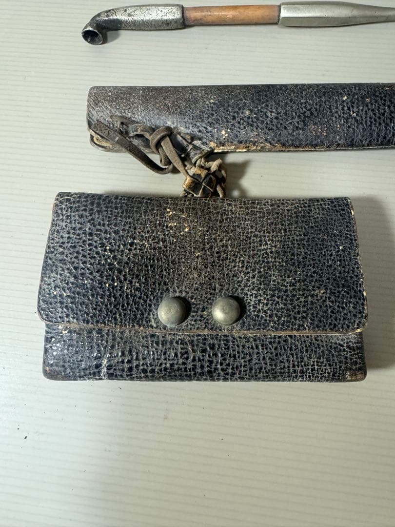 2126 骨董　煙管 キセル 煙草入れ　喫煙具 金属製 時代物