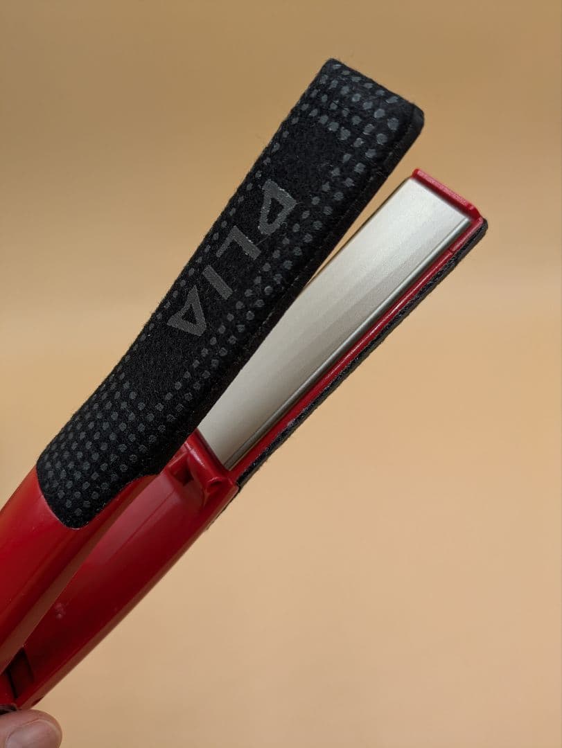 ✴️新品同様✴️PLIA ストレートアイロン レッド