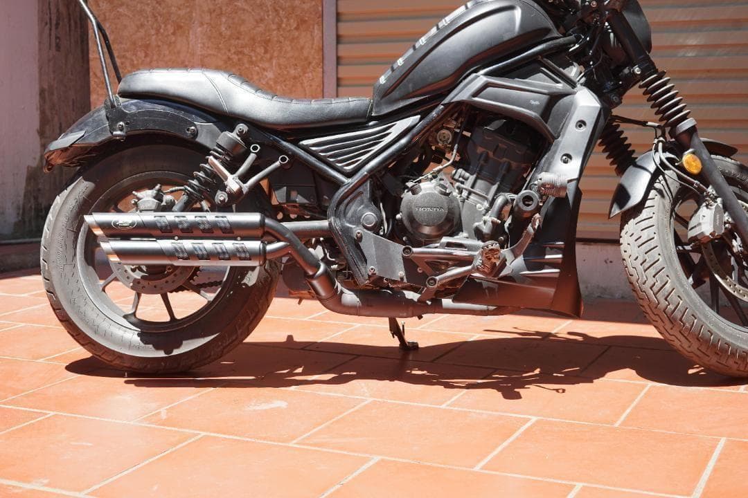 オマケあり　レブル250 2023年以降　２本出しマフラー Gem x Javi