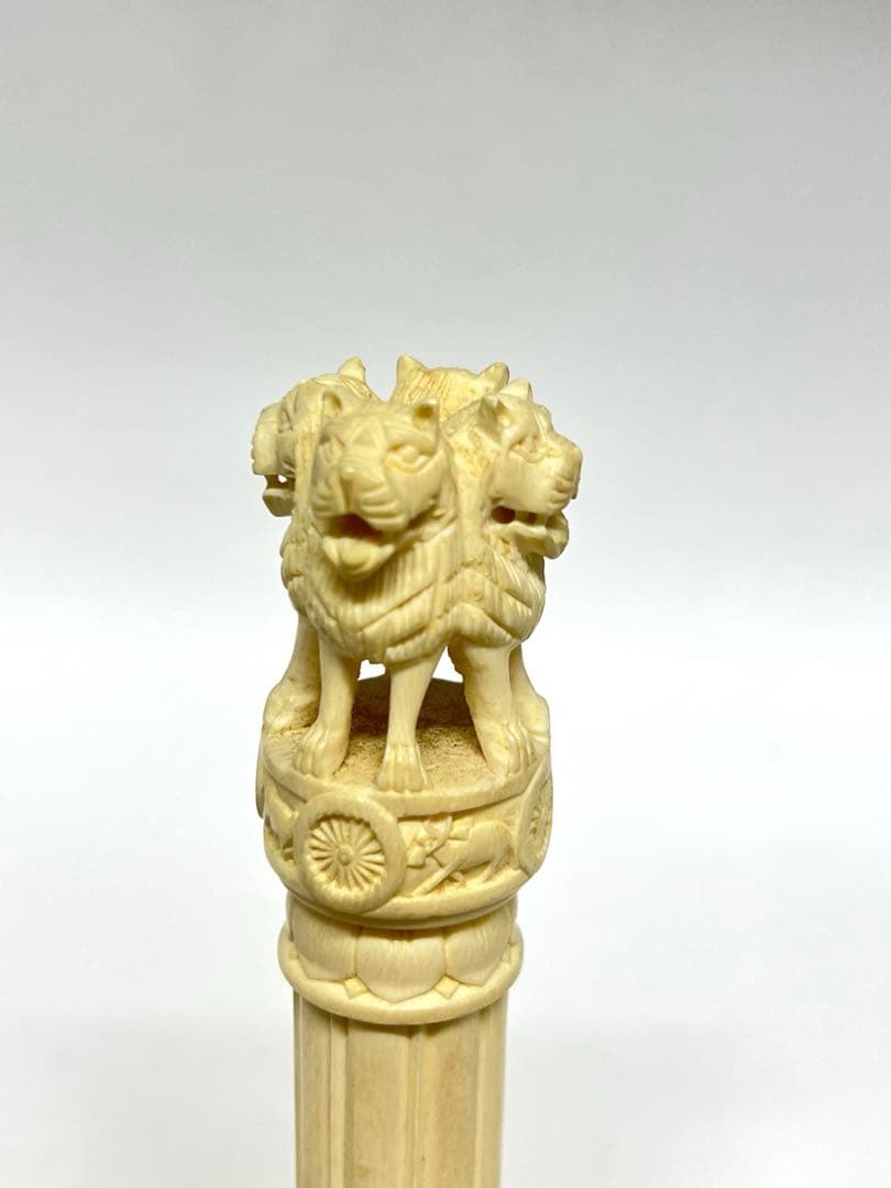 極上 獅子飾り　置物　重さ241g M—5