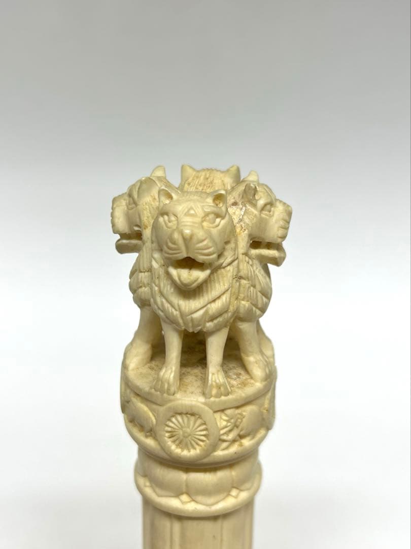 極上 獅子飾り　置物　重さ241g M—5