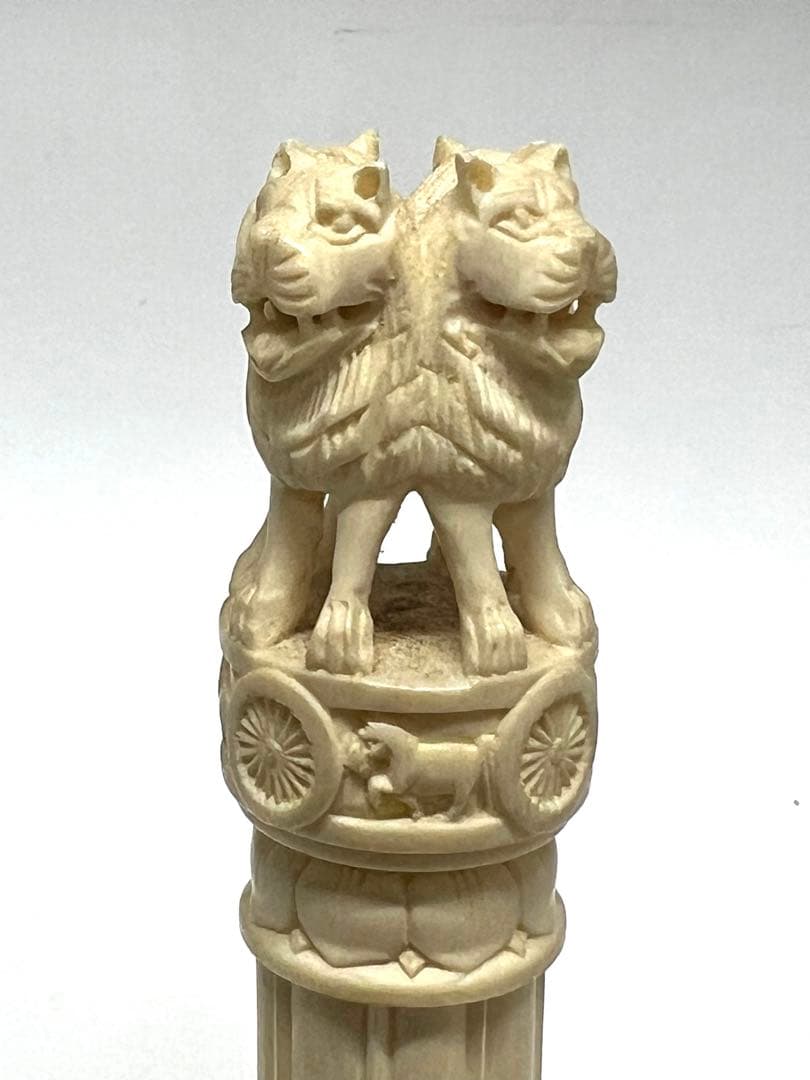 極上 獅子飾り　置物　重さ241g M—5