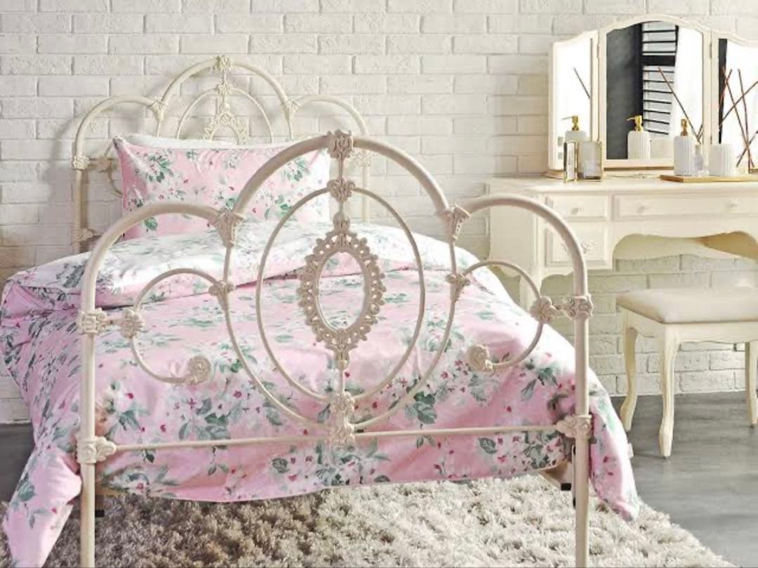 値下●Laura Ashley ローラアシュレイ ベッドフレーム ダブル ベッド