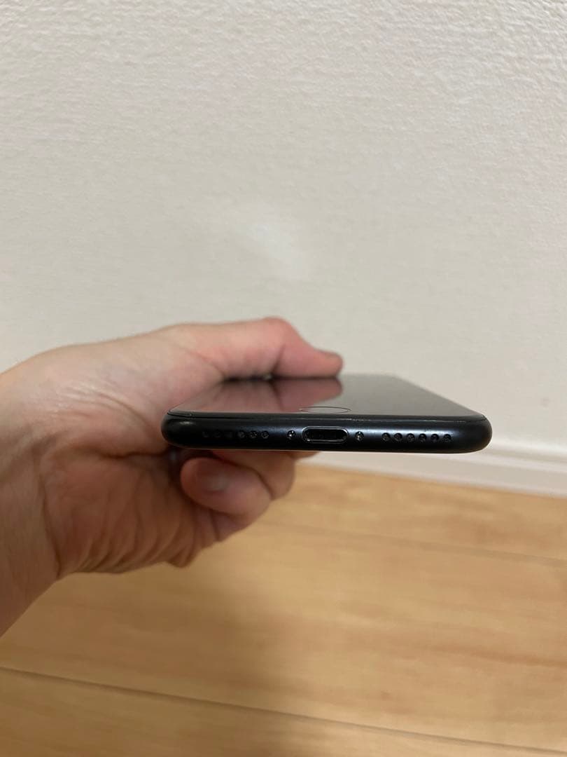 美品　iPhoneSE 第2世代