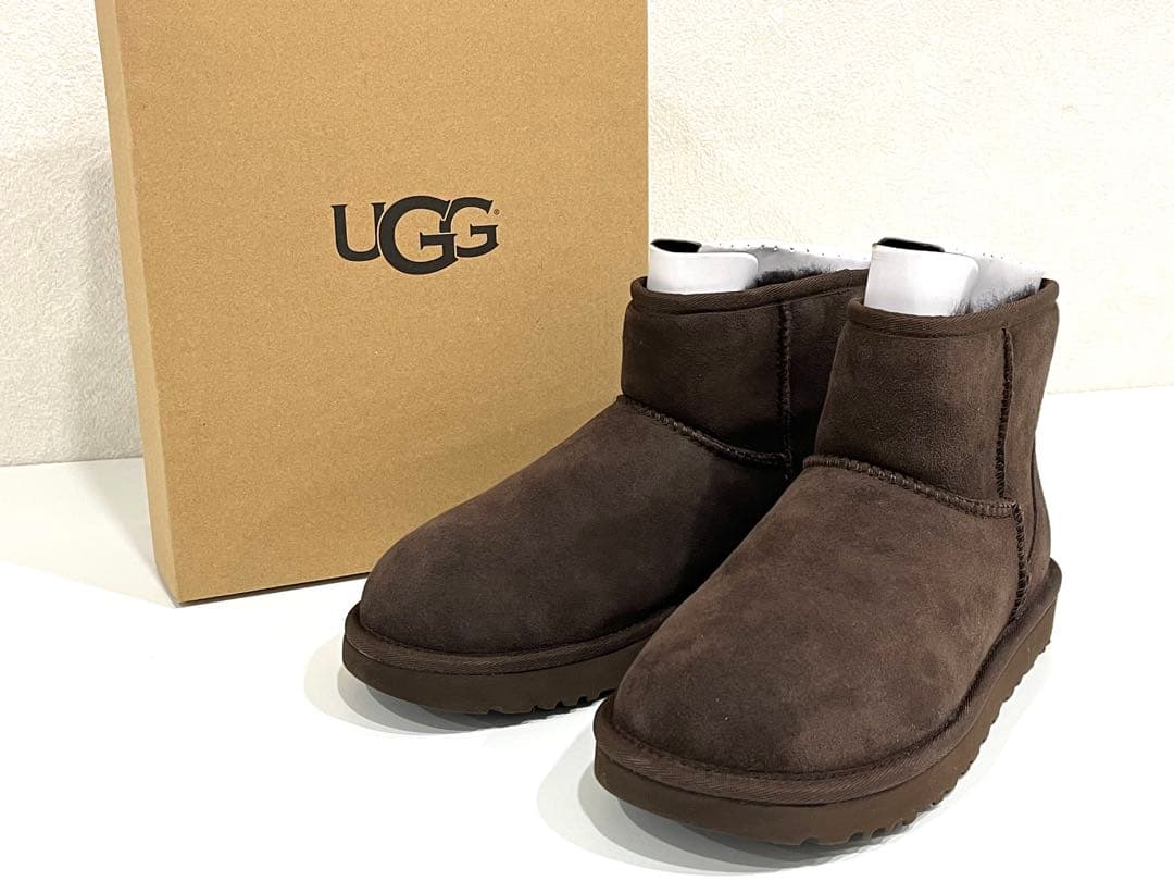 f111 新品　UGG W CLASSIC MINI Ⅱ 1016222 ブーツ
