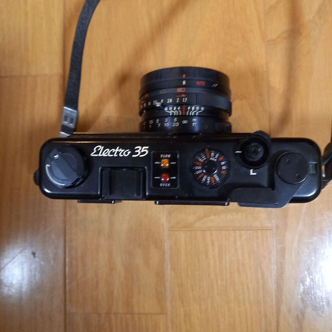ヤシカの古いフィルムカメラ　付属品有り　　　　　インテリア等にも