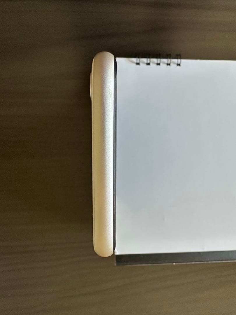 【ほぼ新品】 Apple iPhone SE (第3世代)