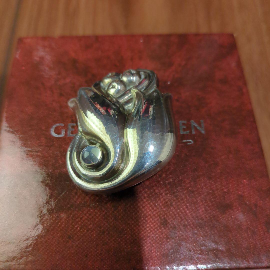   シルバーブローチ 花デザイン