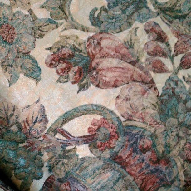 とっても素敵な　テーブルクロス