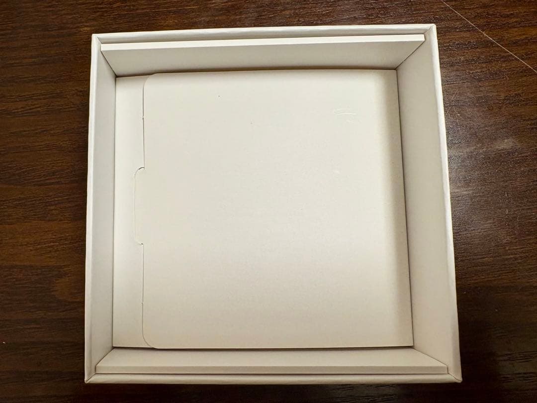 マ*ル様 HUAWEI FreeClip ベージュ