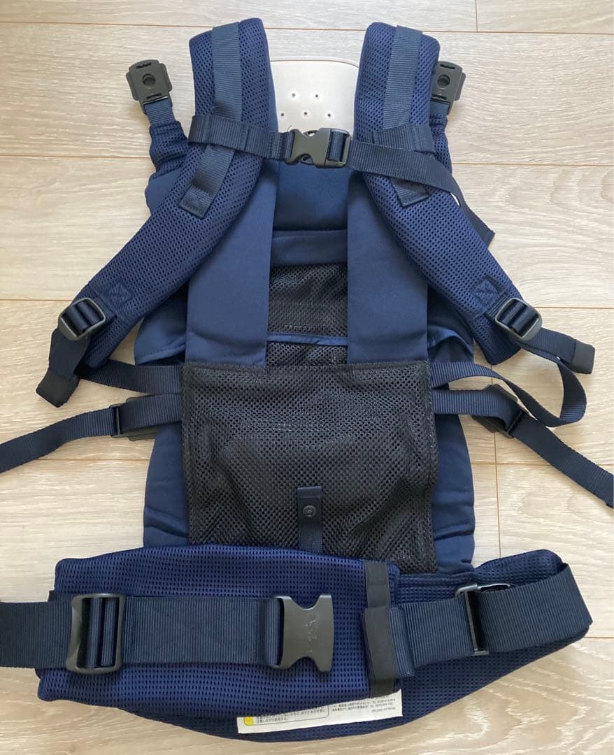 【美品】アップリカ　ラクリスLaclis 抱っこ紐 ネイビー　ラクリス