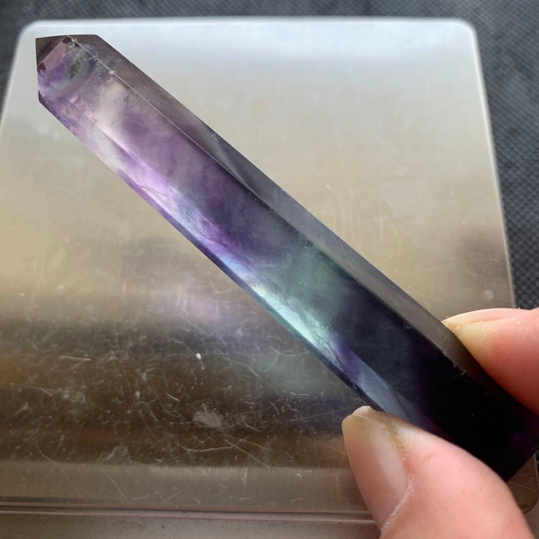 レインボーフローライトポイントタワー約8.6㎝　六角柱　天然石置物