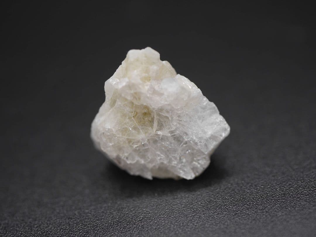 値下げ！ロシア マリシェボ産フェナカイト ４番