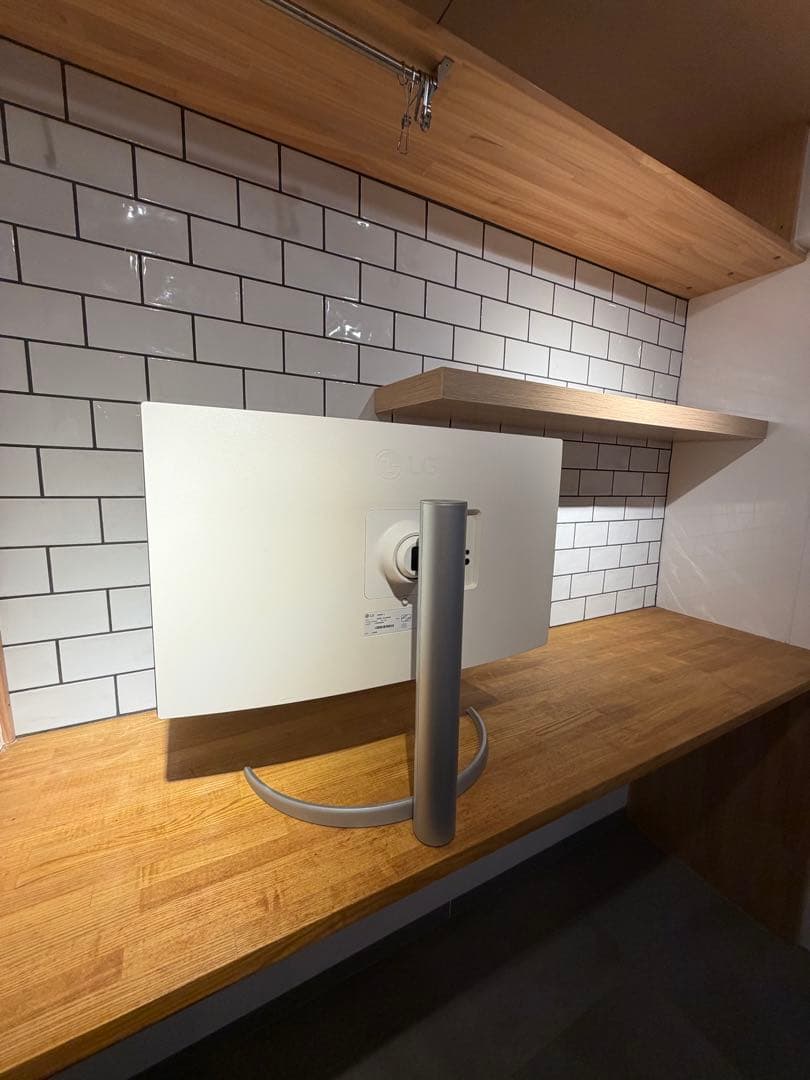 美品！！LG 27インチ 4K モニター 27UP650-W