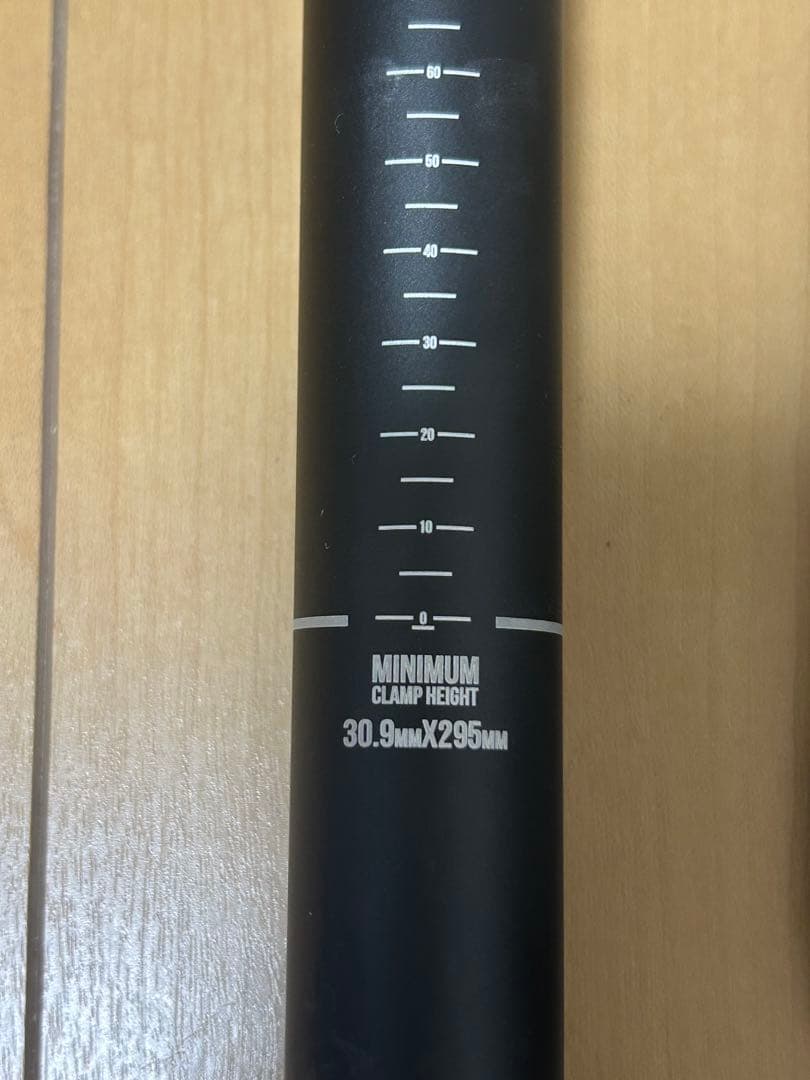 ジャイアント・ドロッパーシートポスト 30.9mm x 295mm