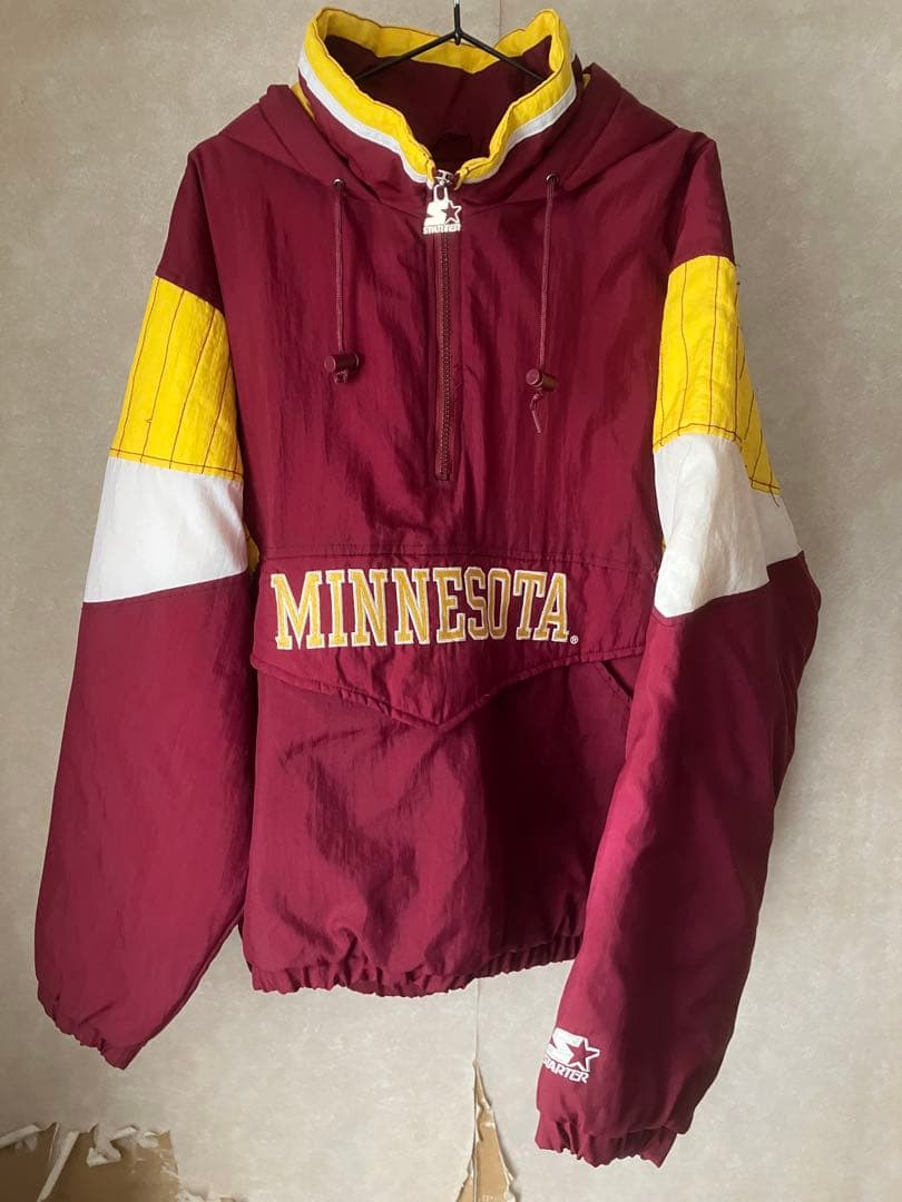 STARTER製MINNESOTA gophersアノラック選手サイン入り？