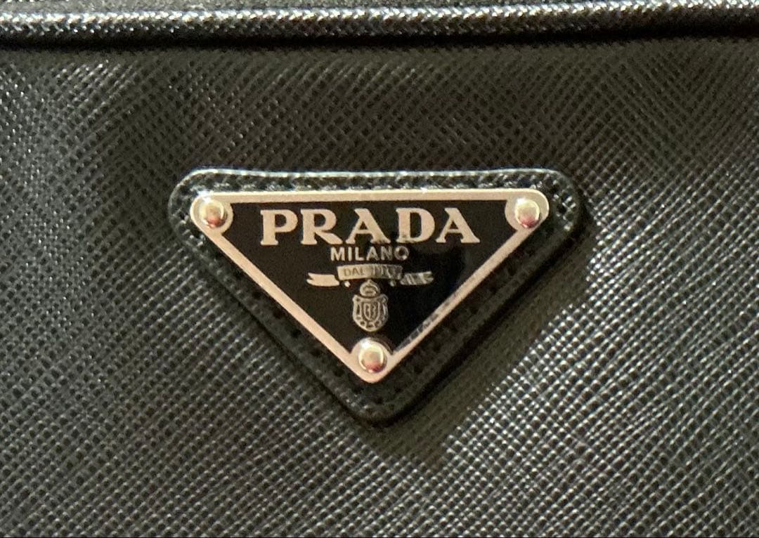 PRADA ブラック ボディウエストポーチ