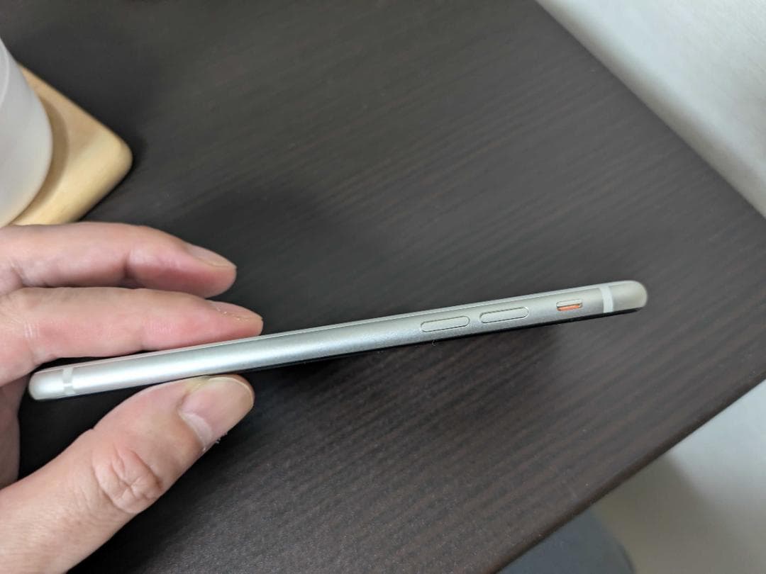 Apple iPhone SE (第3世代) 本体