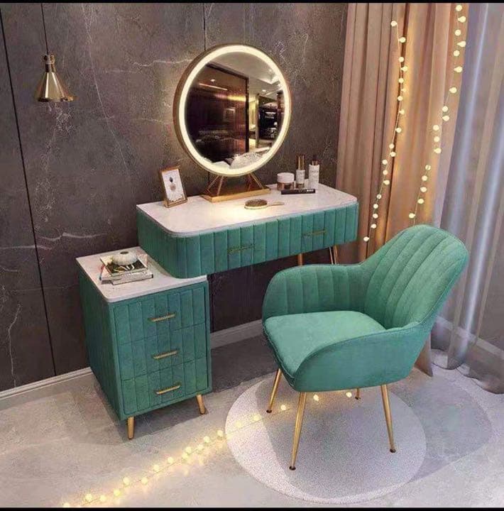 オシャレドレッサー　ピンク　デスク引き出し2杯LEDミラー　椅子　棚4点セット