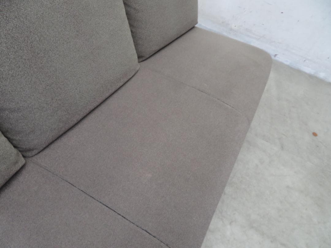 美品■カリモク■Chitano/チターノ■3人掛けソファ■オーク材■ファブリック