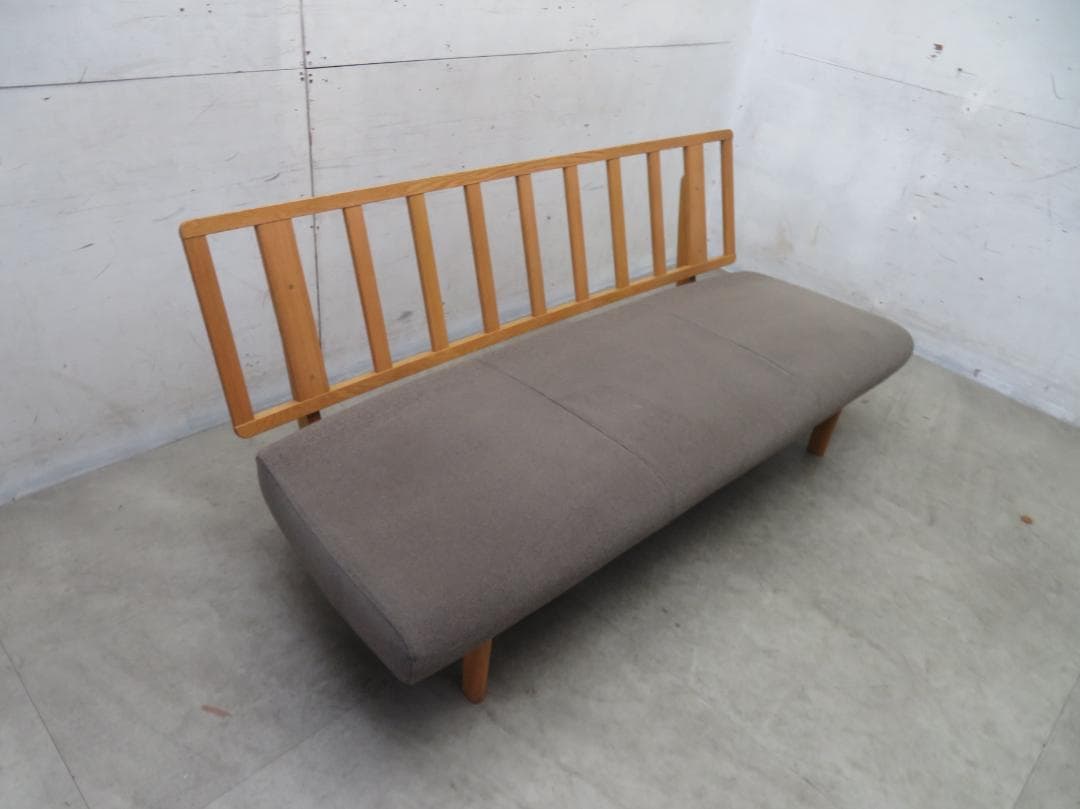 美品■カリモク■Chitano/チターノ■3人掛けソファ■オーク材■ファブリック