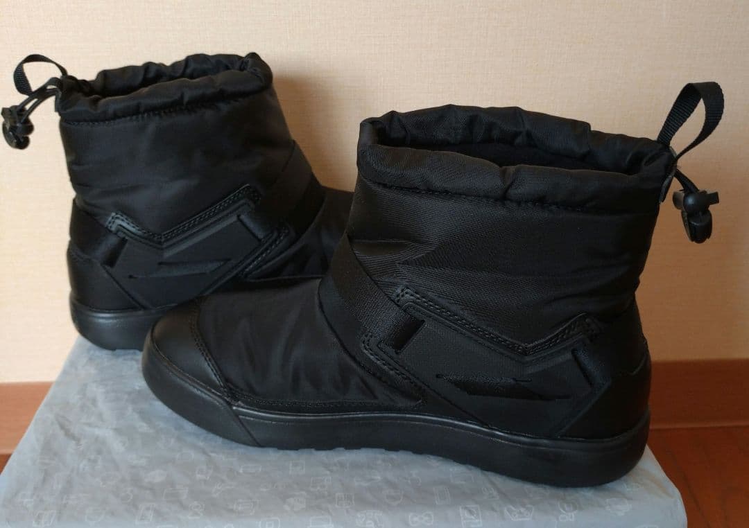 【美品】KEEN ウィメンズ フッドロメオ ミニブーツ ブラック