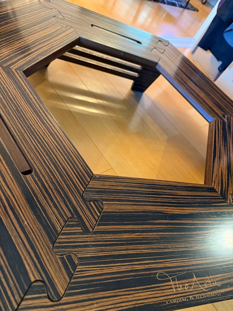 The arth ヘキサテーブル　黒しま次郎　六角テーブル