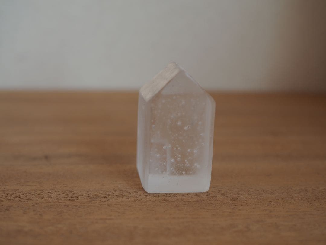 Mellow glassタナカユミさん ガラス製 家型オブジェ②