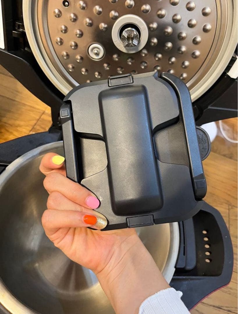 【美品】シャープ ホットクックKN-HW24C-R 2.4L 自動調理 無水調理