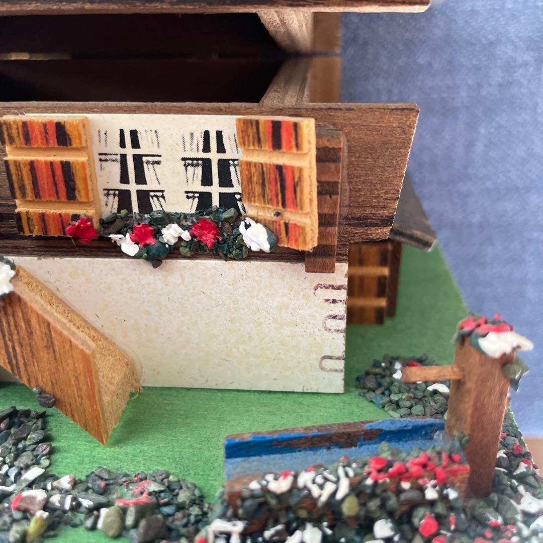 スイス製JOBIN社　シャレー型収納付オルゴール