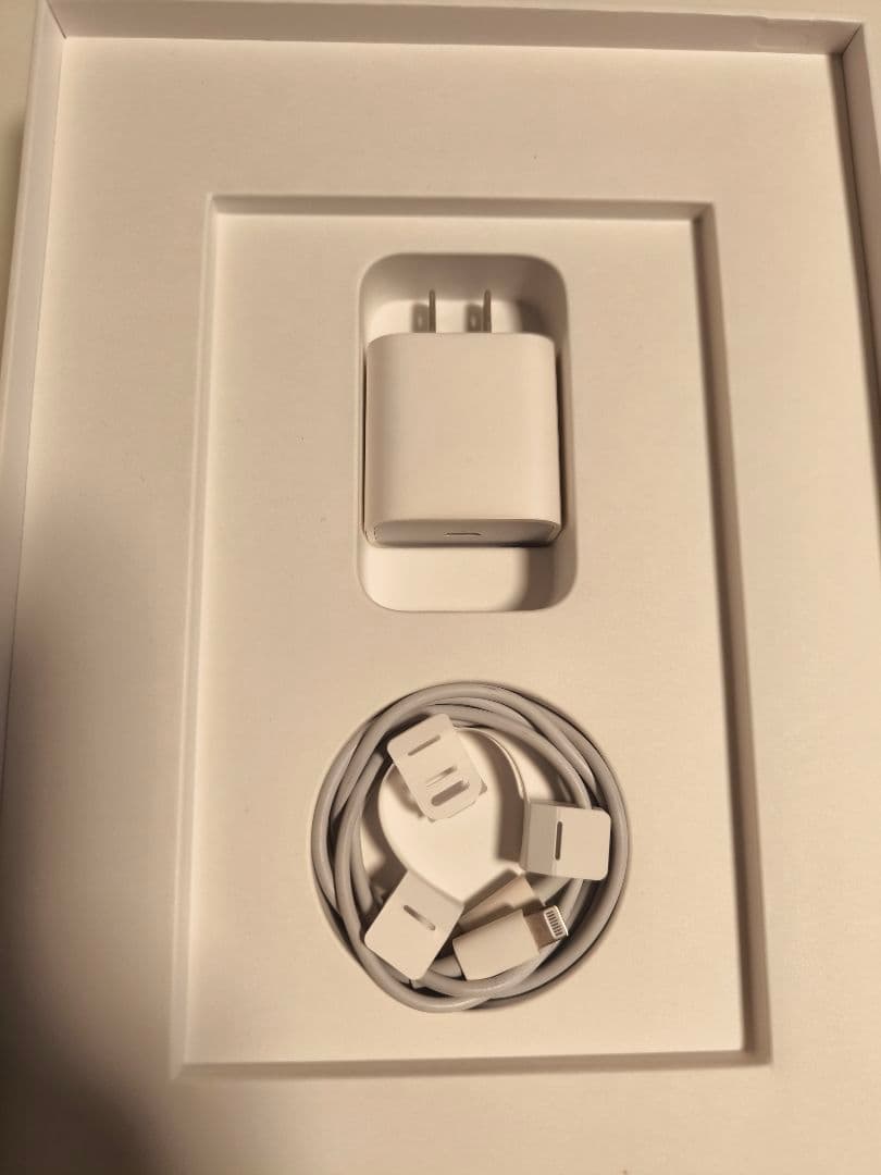 Apple iPad 第8世代Wi-Fiモデル32GB 箱付き