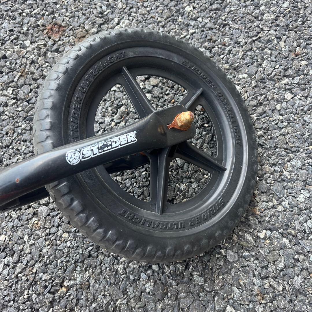 人気　ストライダー　日本正規品　スポーツモデル　STRIDER12　キッズバイク