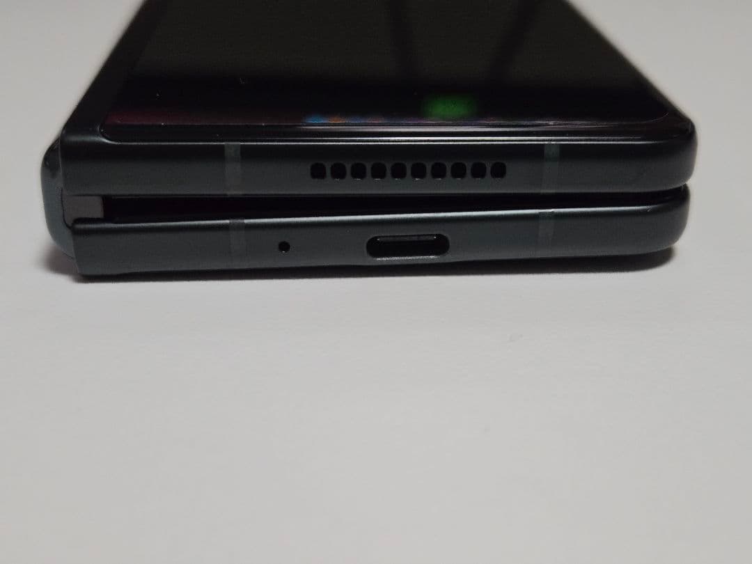 Galaxy Z Fold3 au SCG11 本体、Sペン、ケースx3 箱あり