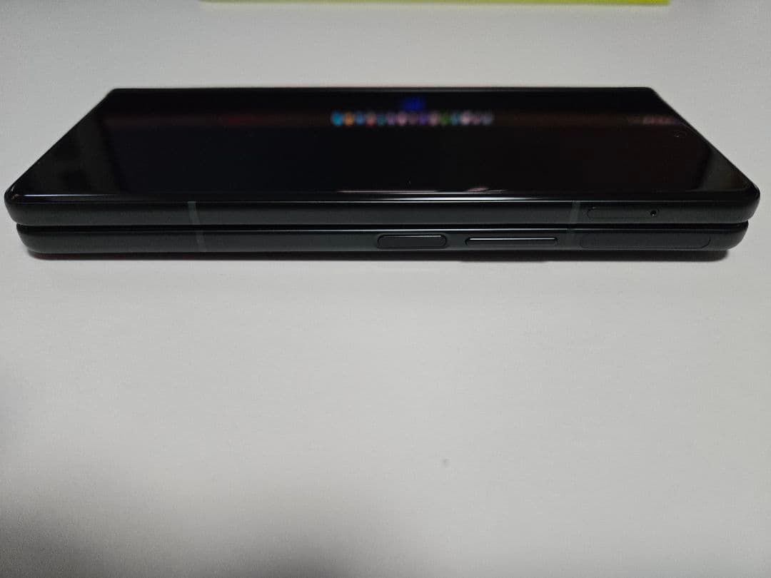 Galaxy Z Fold3 au SCG11 本体、Sペン、ケースx3 箱あり