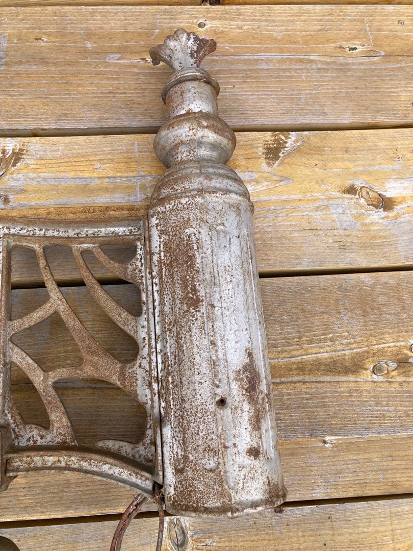 鉄製アーチ型3灯ブラケットライト