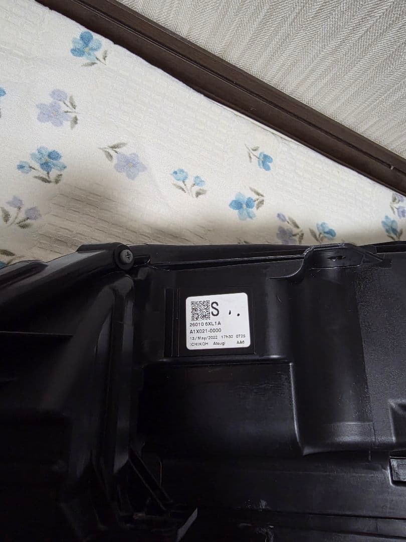 美品！　ユニット付き　日産　ノートオーラ　E13 右ヘッドライト