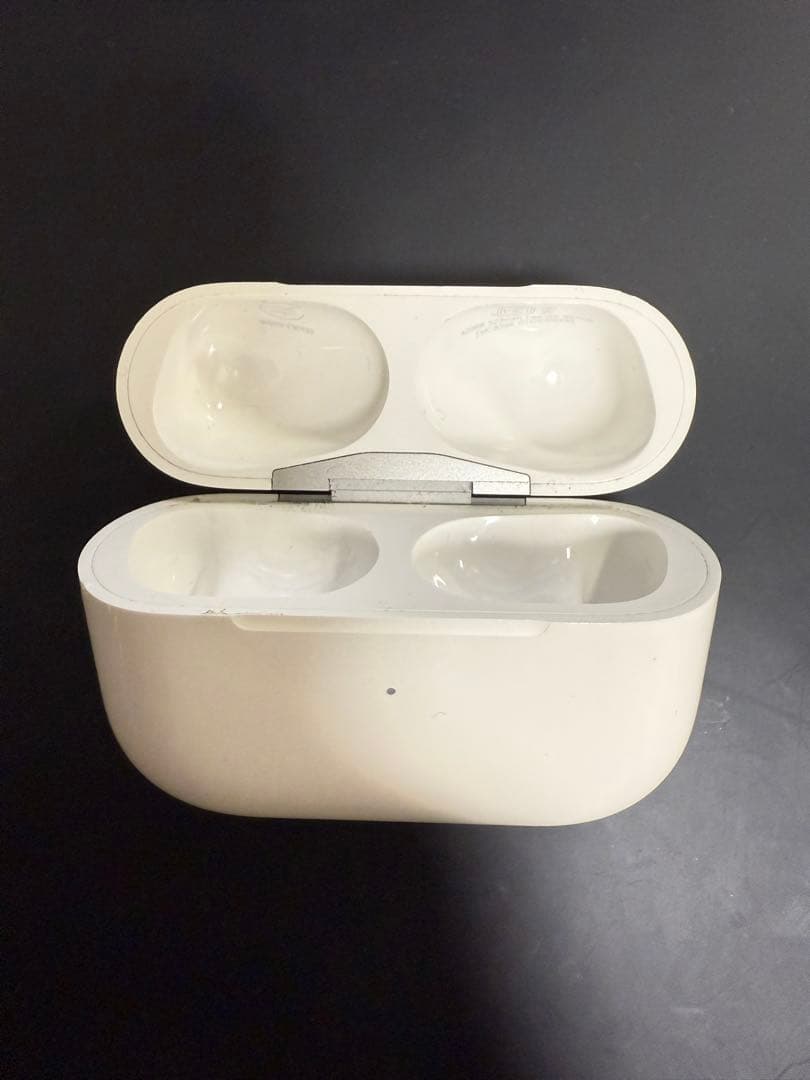 [美品]AirPods Pro 第2世代[充電ケーブル未使用]