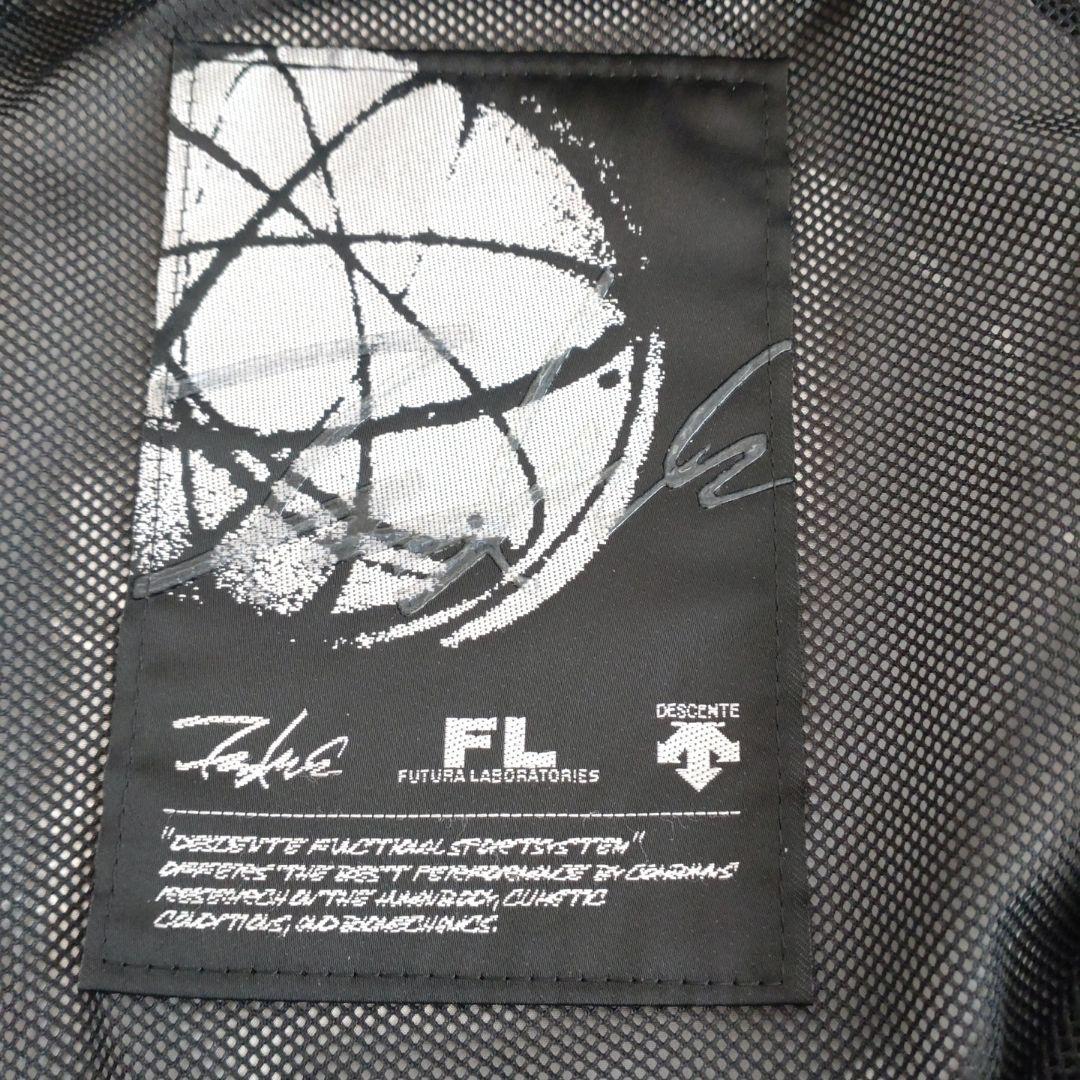 futura DESCENTE ナイロンジャケット フード付き