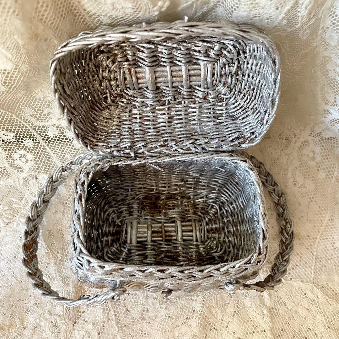 ドールパニエ　銀色　シルバーフランスアンティーク 人形用 ミニカゴ 籠 かご